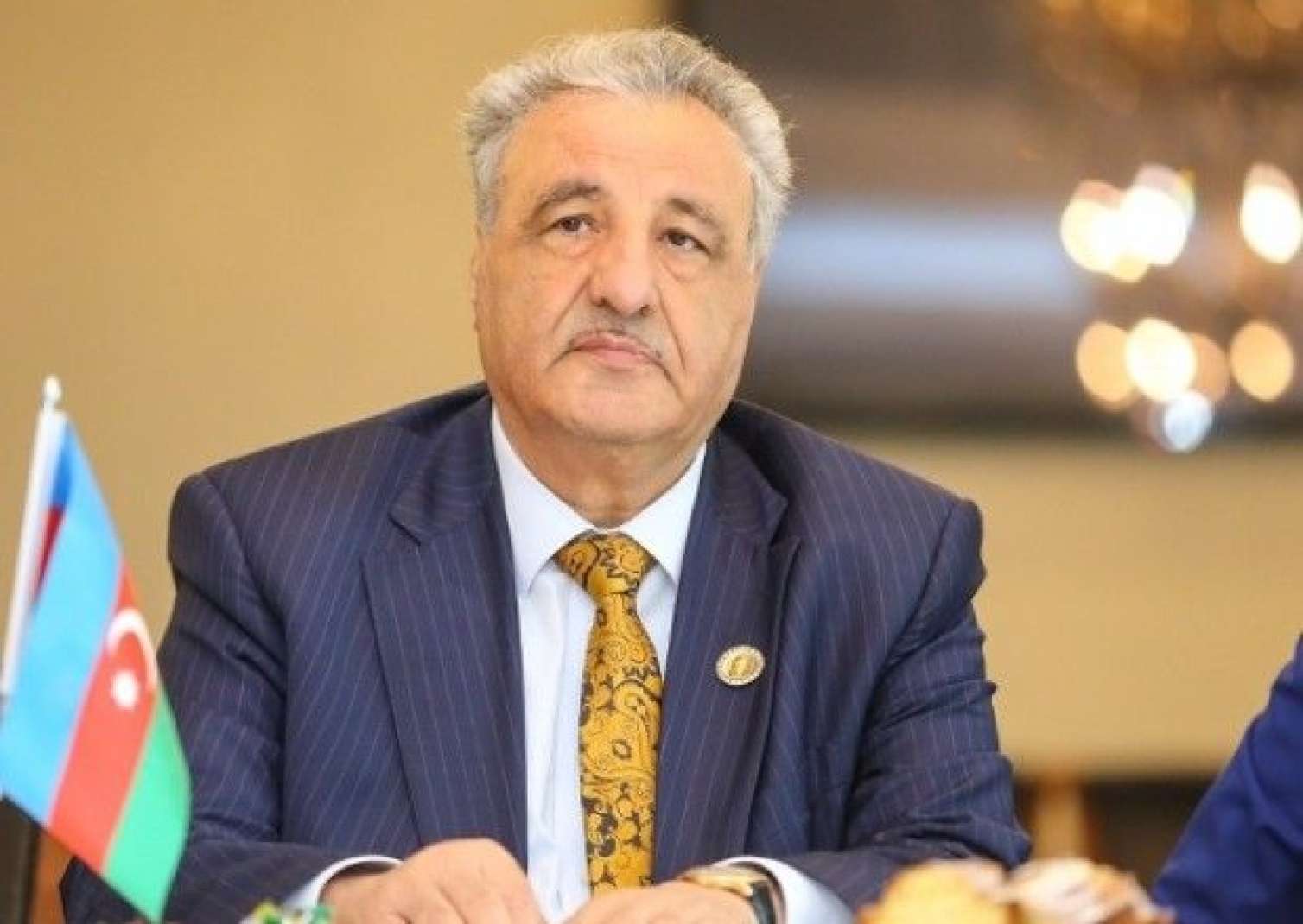 Tağı Əhmədovdan sələmə 2 milyon pul götürən sabiq polis həbs edildi -  Məhkəmə