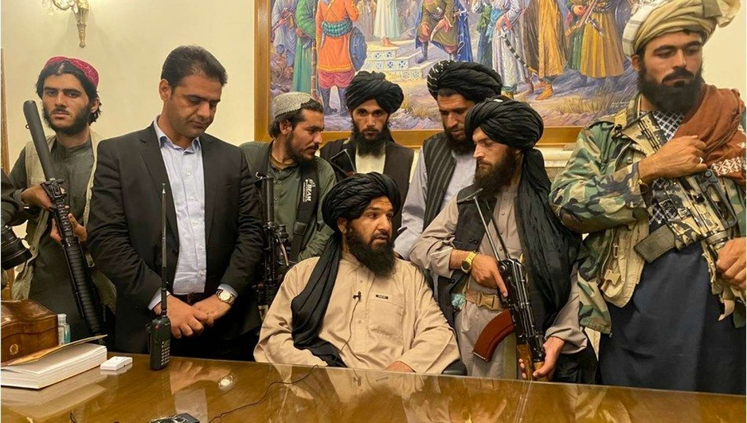 Taliban Pakistan səfirini XİN-ə çağırdı 