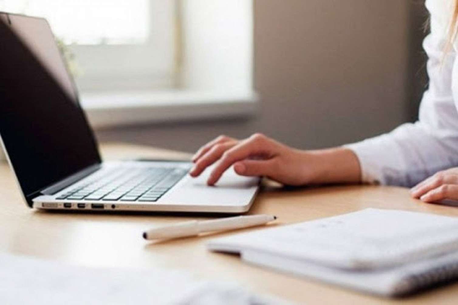 Universitet və kolleclərə neçə nəfər sənəd verib? 