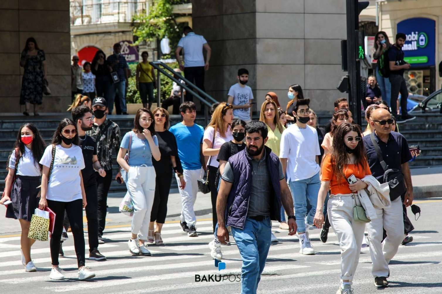 Azərbaycanda maska tələbi ləğv edildi - Rəsmi 