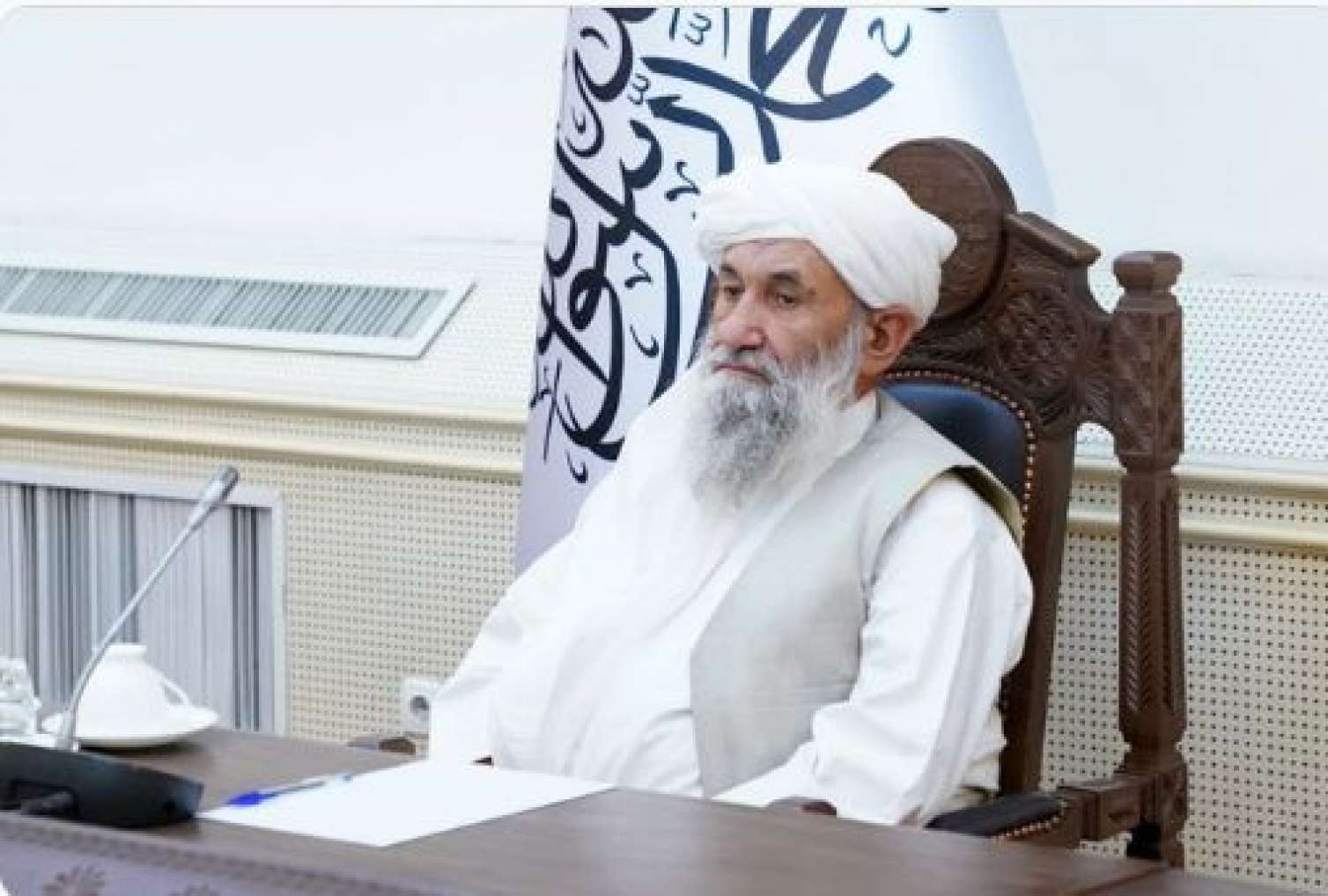 “Taliban” hökumət başçısının ilk rəsmi fotosunu dərc etdi -  FOTO