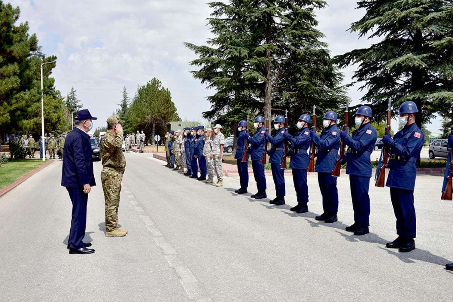 Zakir Həsənovla Hulusi Akar təlimləri izlədi 