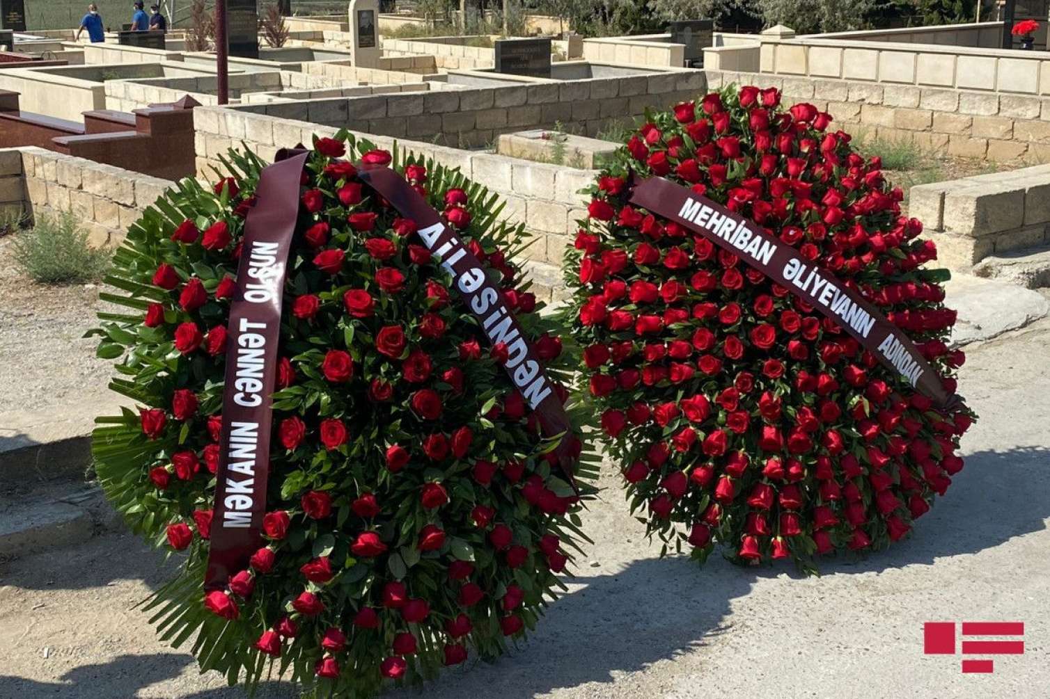 Mehriban Əliyeva Yaqub Zurufçunun dəfn mərasiminə əklil göndərdi - FOTO 