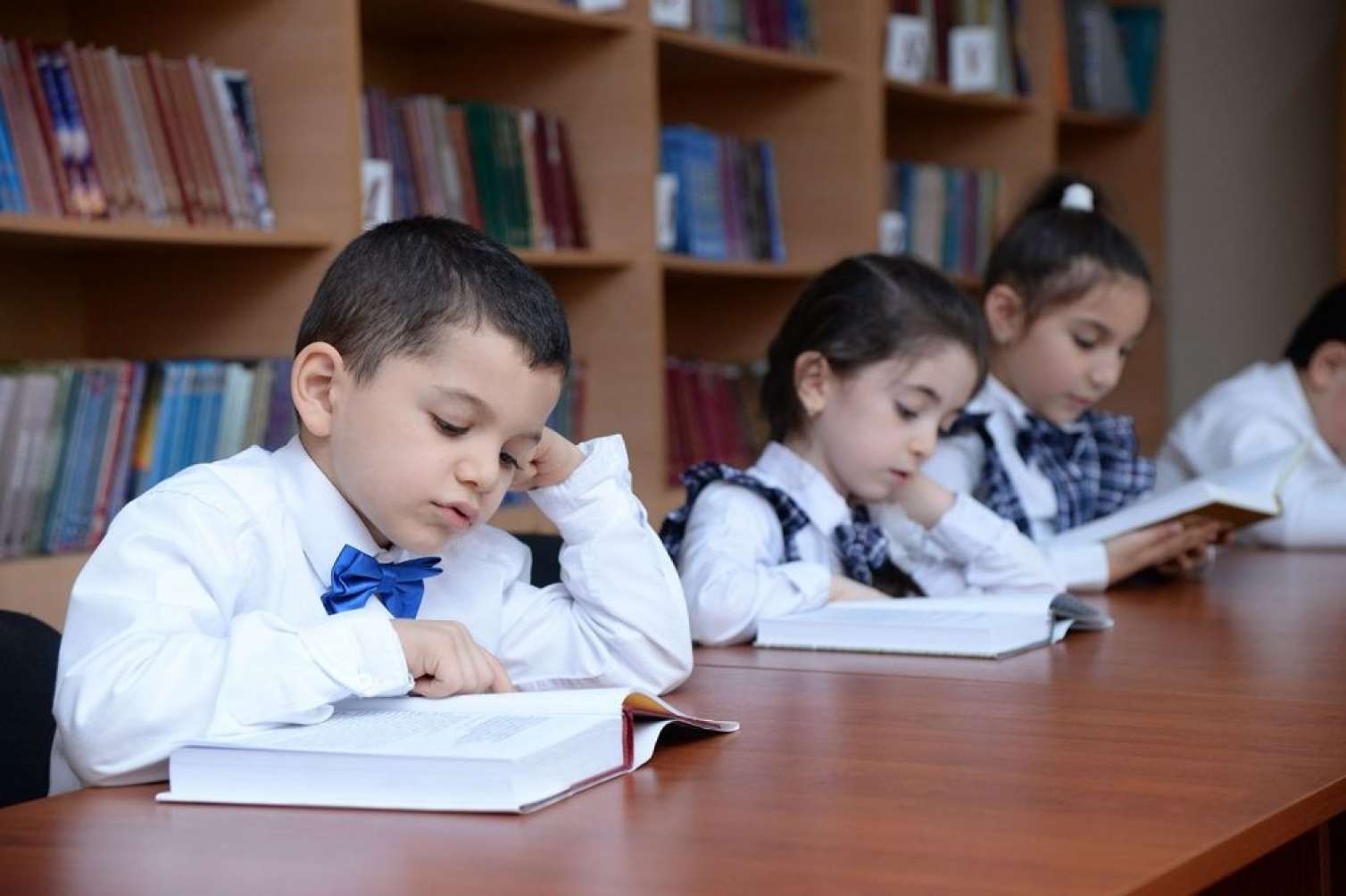 Şagirdlər sinifdə həvəssiz, candərdi otururlar -  Dərslərin bitmə tarixi dəyişəcək?
