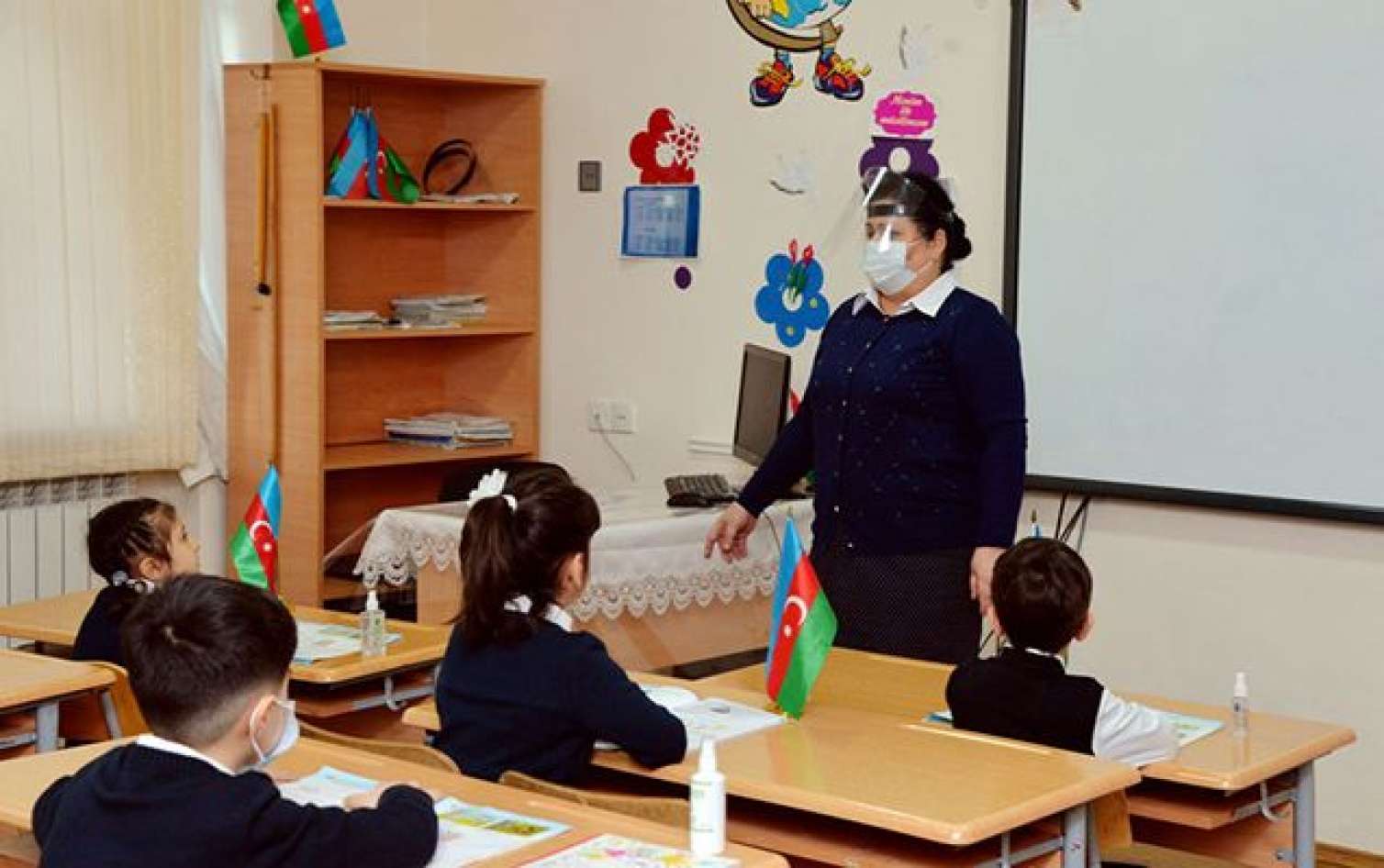 Peyvənd olunmayan təhsil işçiləri məkətəbə buraxılacaq? 