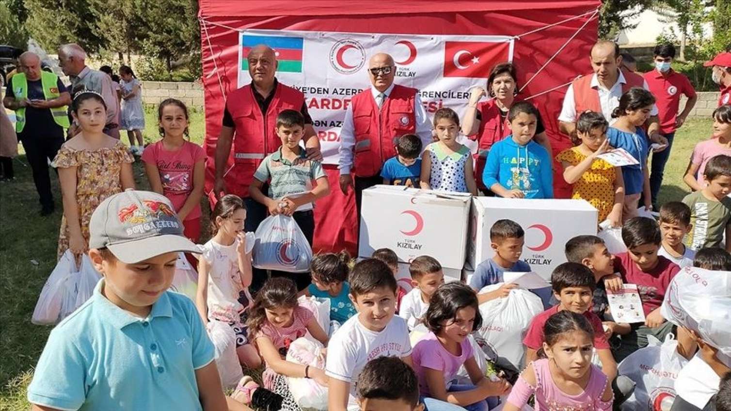 Türk Qızılay Cəmiyyəti Qarabağdakı uşaqlara yardım etdi -  FOTO