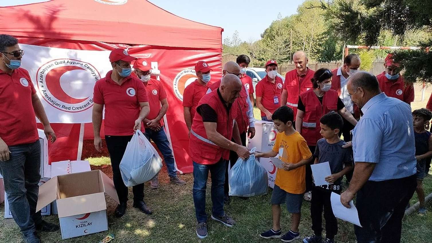 Türk Qızılay Cəmiyyəti Qarabağdakı uşaqlara yardım etdi -  FOTO