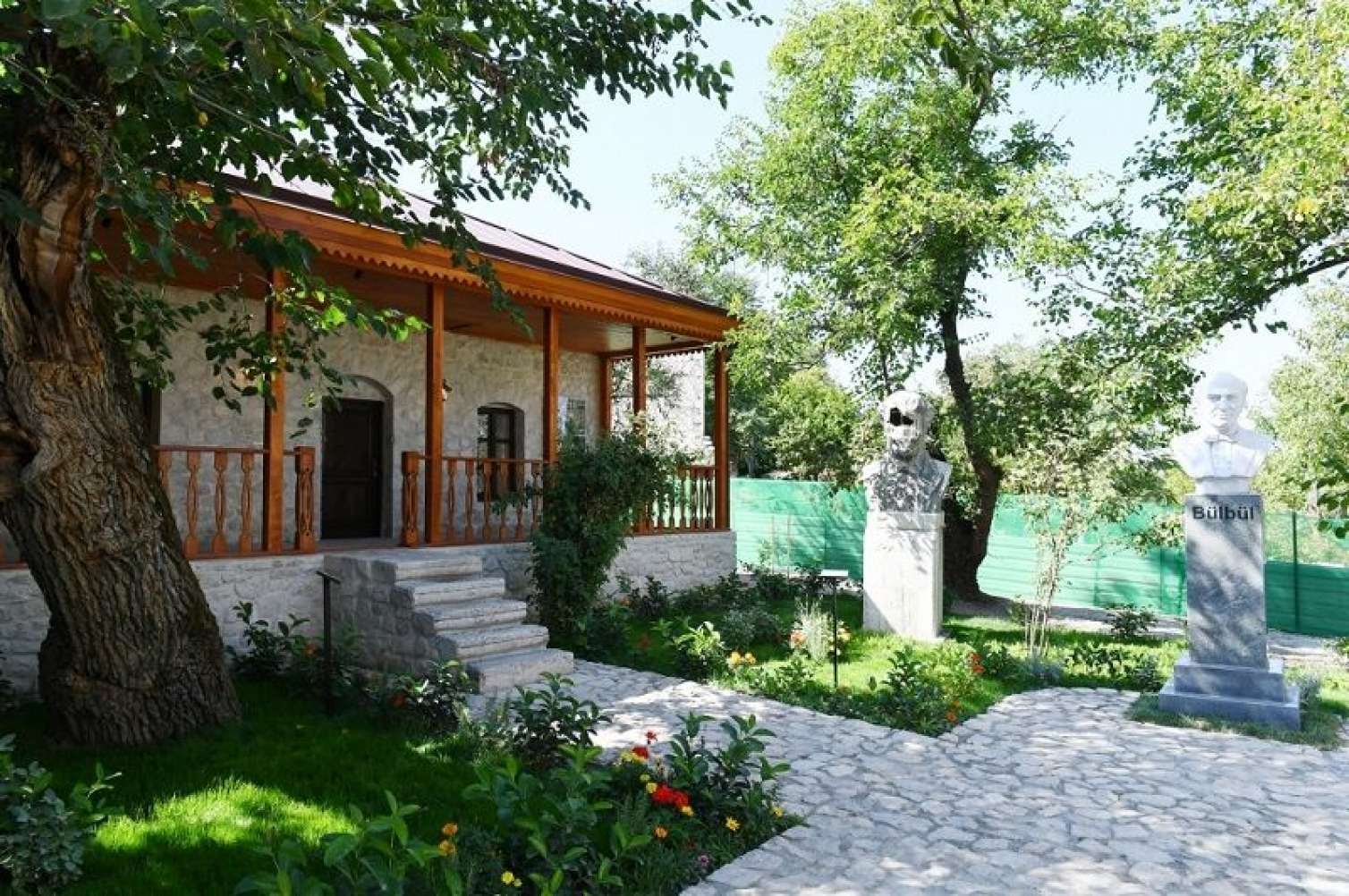 Telejurnalist Bülbülün ev muzeyinə direktor təyin edildi 