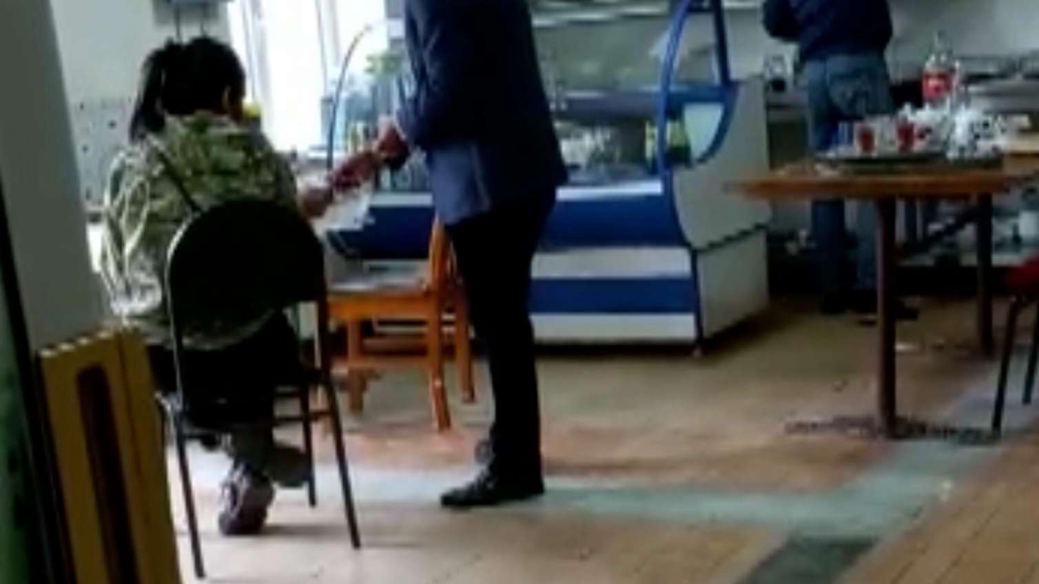 Hədə-qorxu ilə pul tələb edən "jurnalist" tutuldu -  FOTO - VİDEO