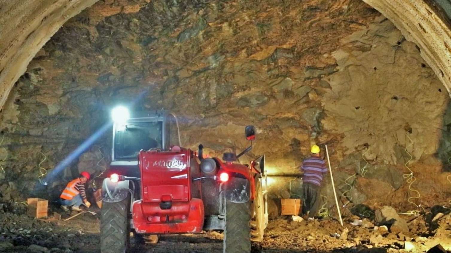 Murovdağ tunelinin inşasından  FOTOLAR