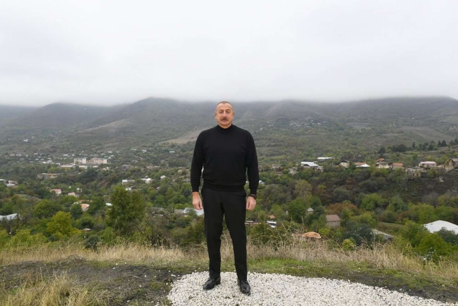 Prezident Hadrutda yeni məscidin təməlini qoydu -  FOTOLAR - YENİLƏNİB