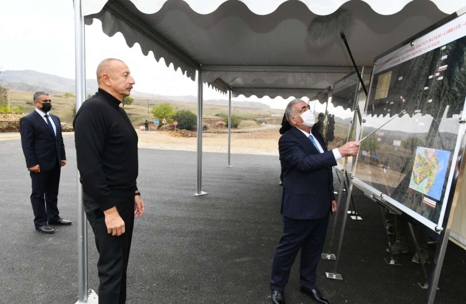 Prezident Hadrutda yol tikintisi ilə tanış oldu -  FOTOLAR - YENİLƏNİB