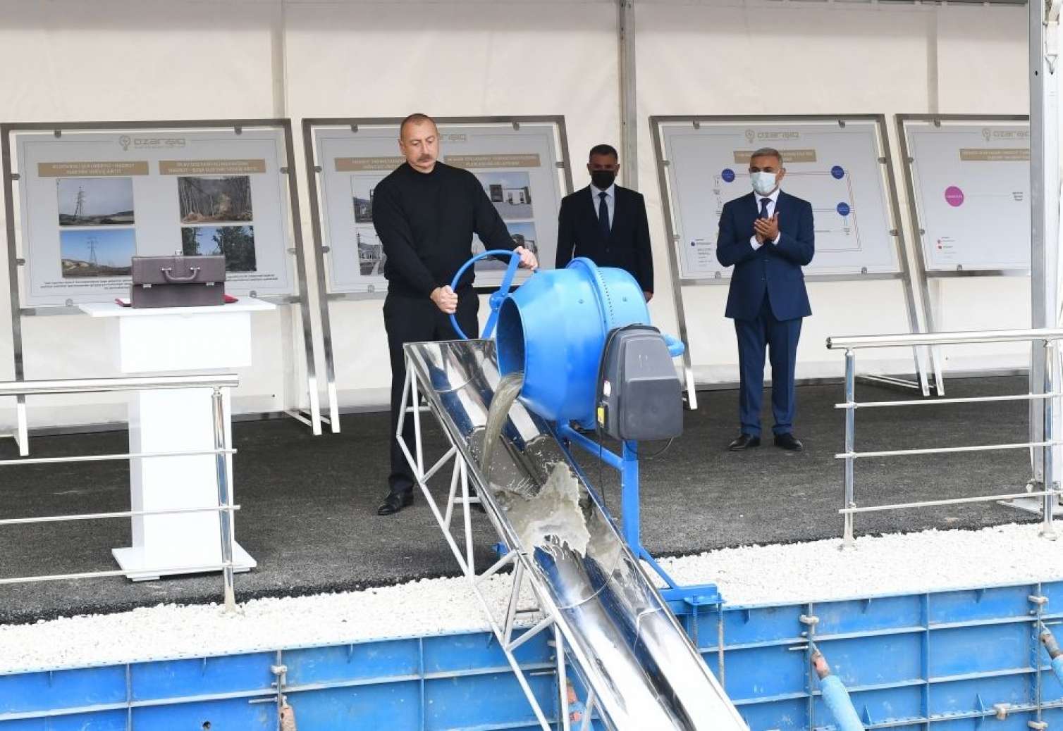 Prezident Hadrutda yol tikintisi ilə tanış oldu -  FOTOLAR - YENİLƏNİB