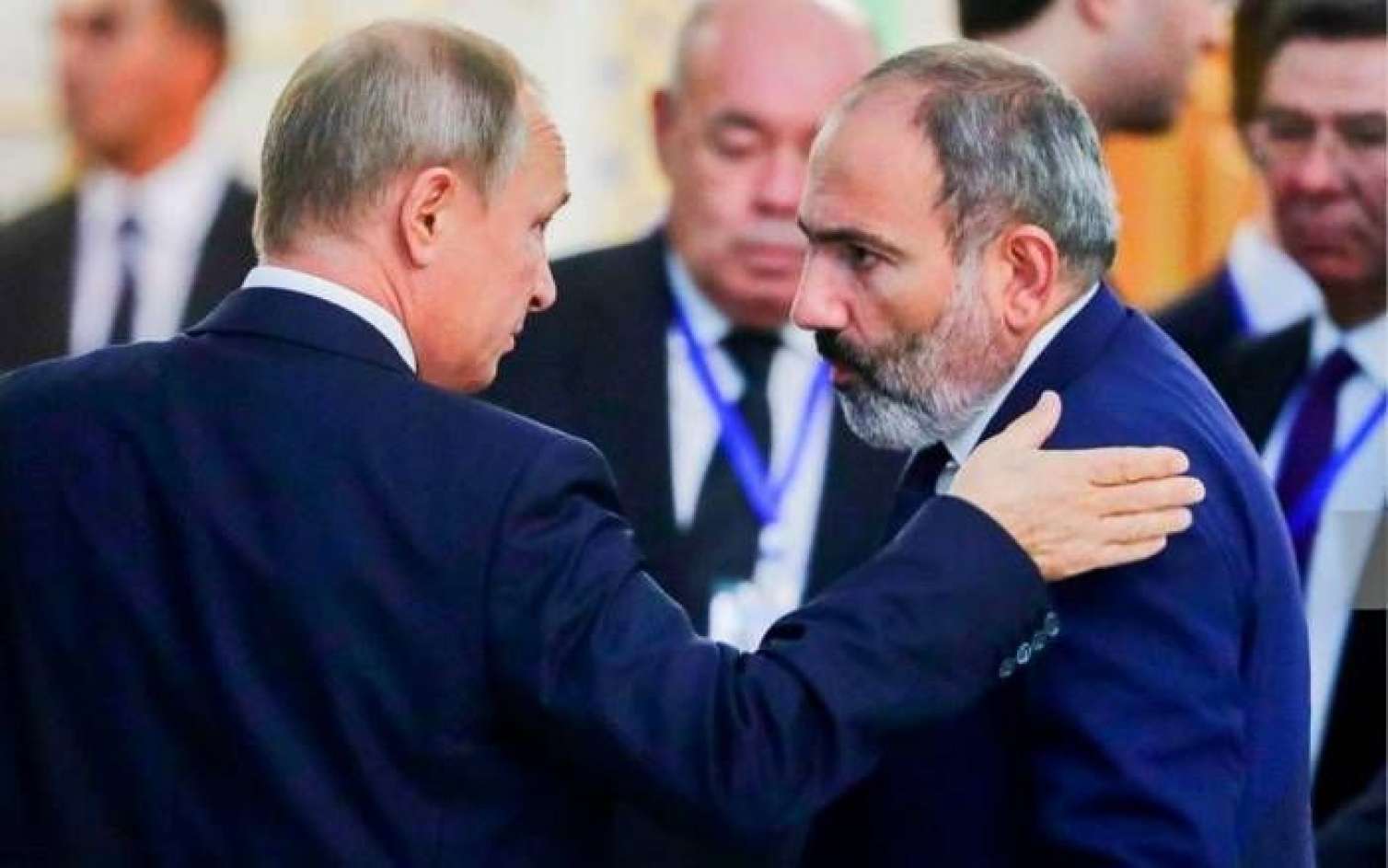 Paşinyan Rusiyaya gedir 