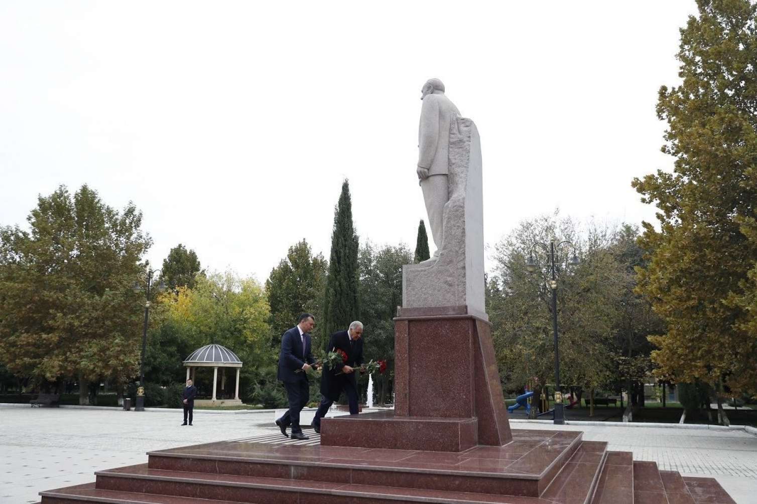Samuxda şəhid ailələri və müharibə əlilləri üçün yeni yaşayış kompleksinin açılışı olub -  FOTOLAR
