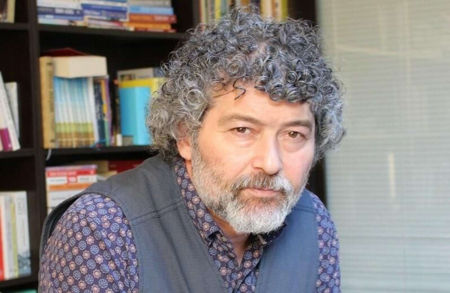 Türkiyə türkcəsini dövlət dili kimi qəbul etməliyik - Bir millət, bir dil...  