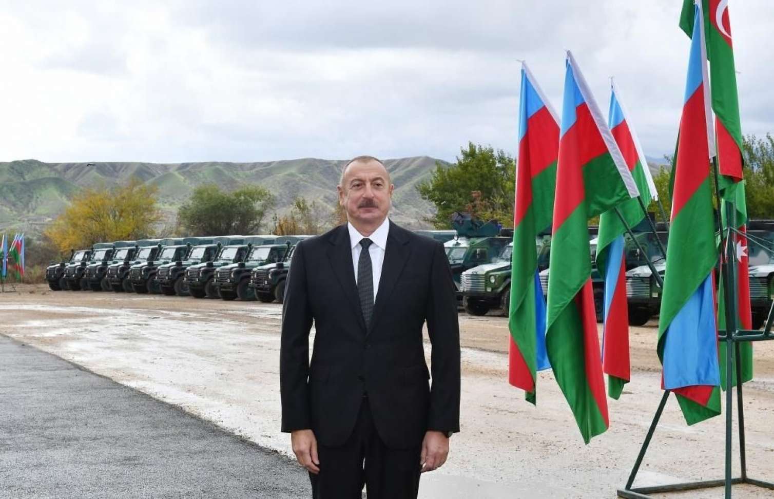 İlham Əliyev İran-Ermənistan sərhədindəki hərbi hissədə -  FOTOLAR