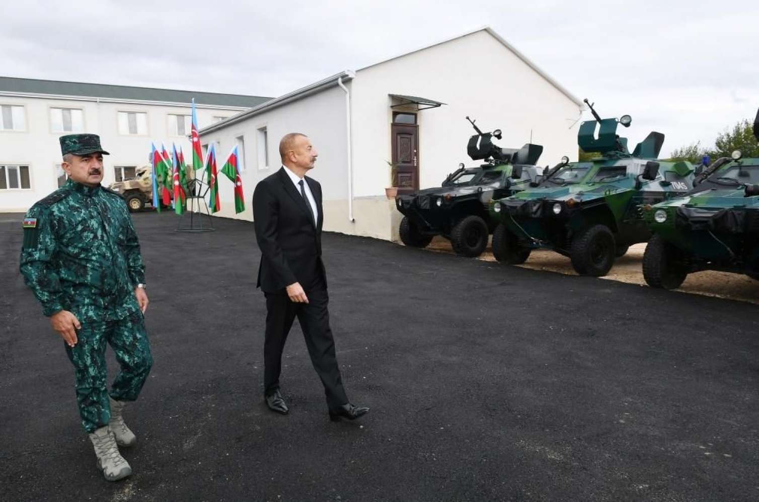 İlham Əliyev İran-Ermənistan sərhədindəki hərbi hissədə -  FOTOLAR