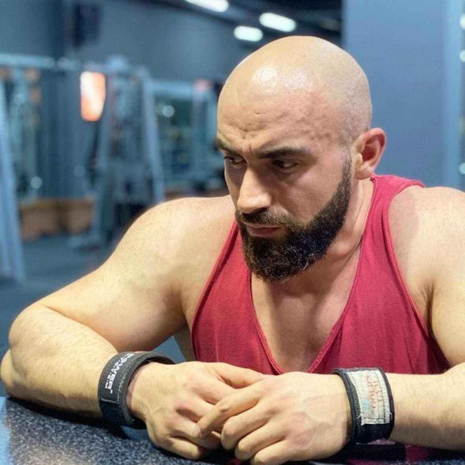 Məşqçi idman zalında öldü -  FOTO