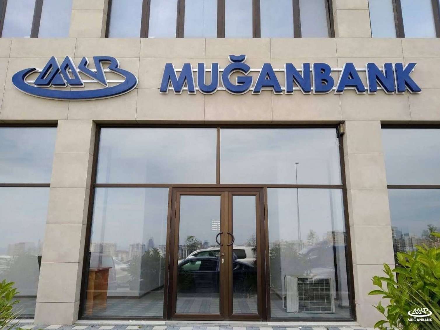 “Muğanbank”dan istiqraz dələduzluğu - Yüzlərlə insan aldadıldı - FOTO 