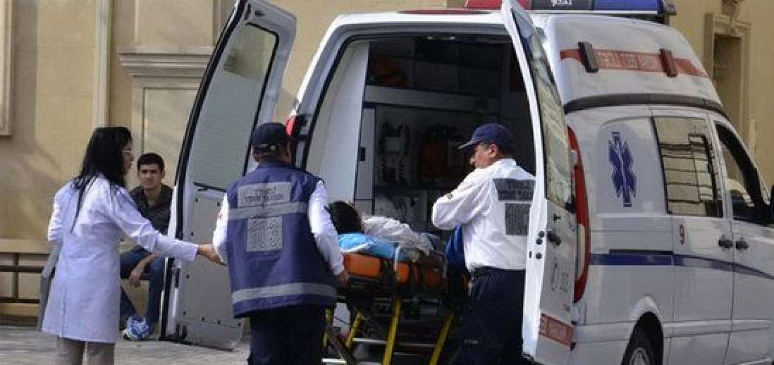 Gənc oğlanı evində xəncərlə vurdular 