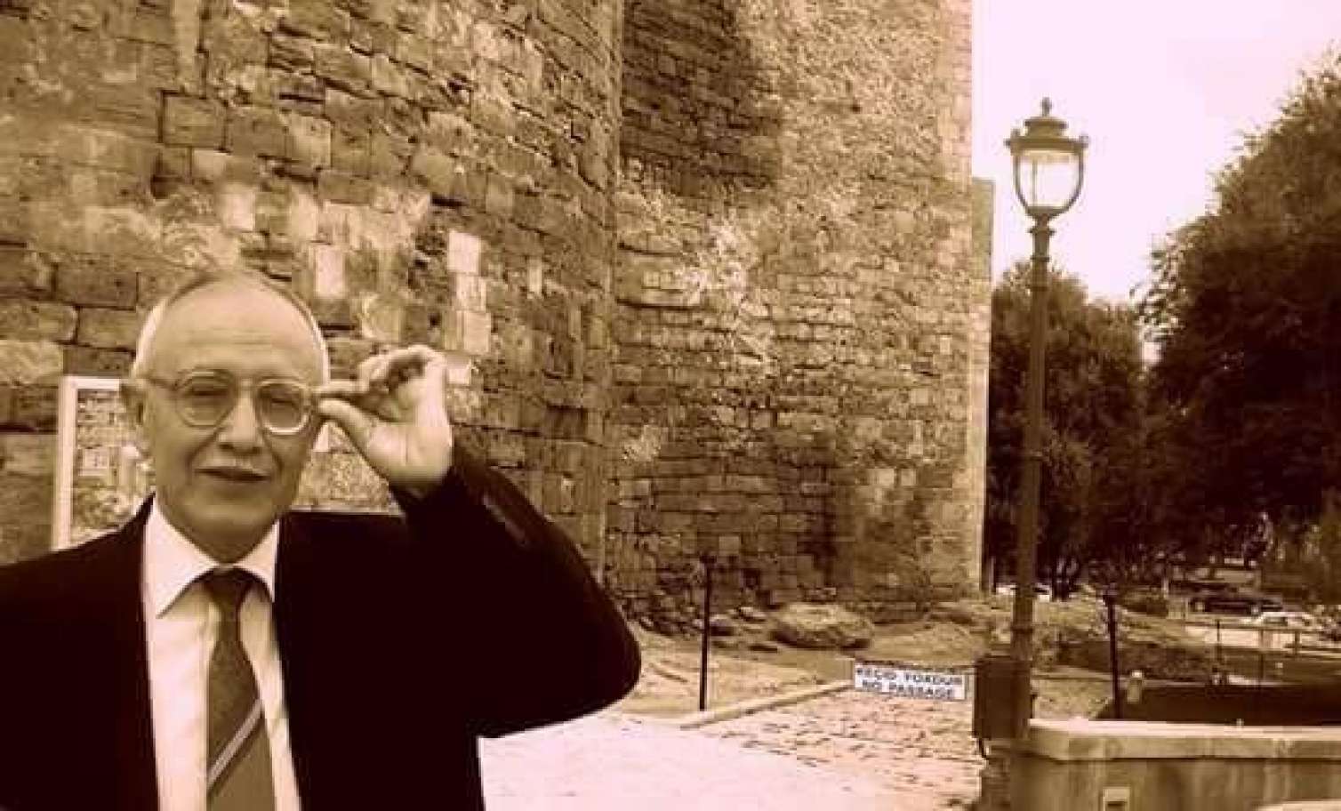 Səndən sonra hamımızın kürəyində bir bıçaq giziltisi... 