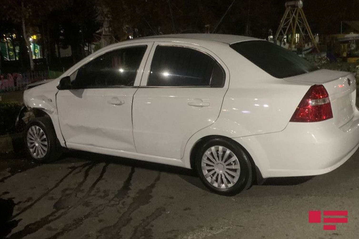 Masazırda qəza: sərxoş youtuber qadın avtomobili qaçırdı - FOTO 