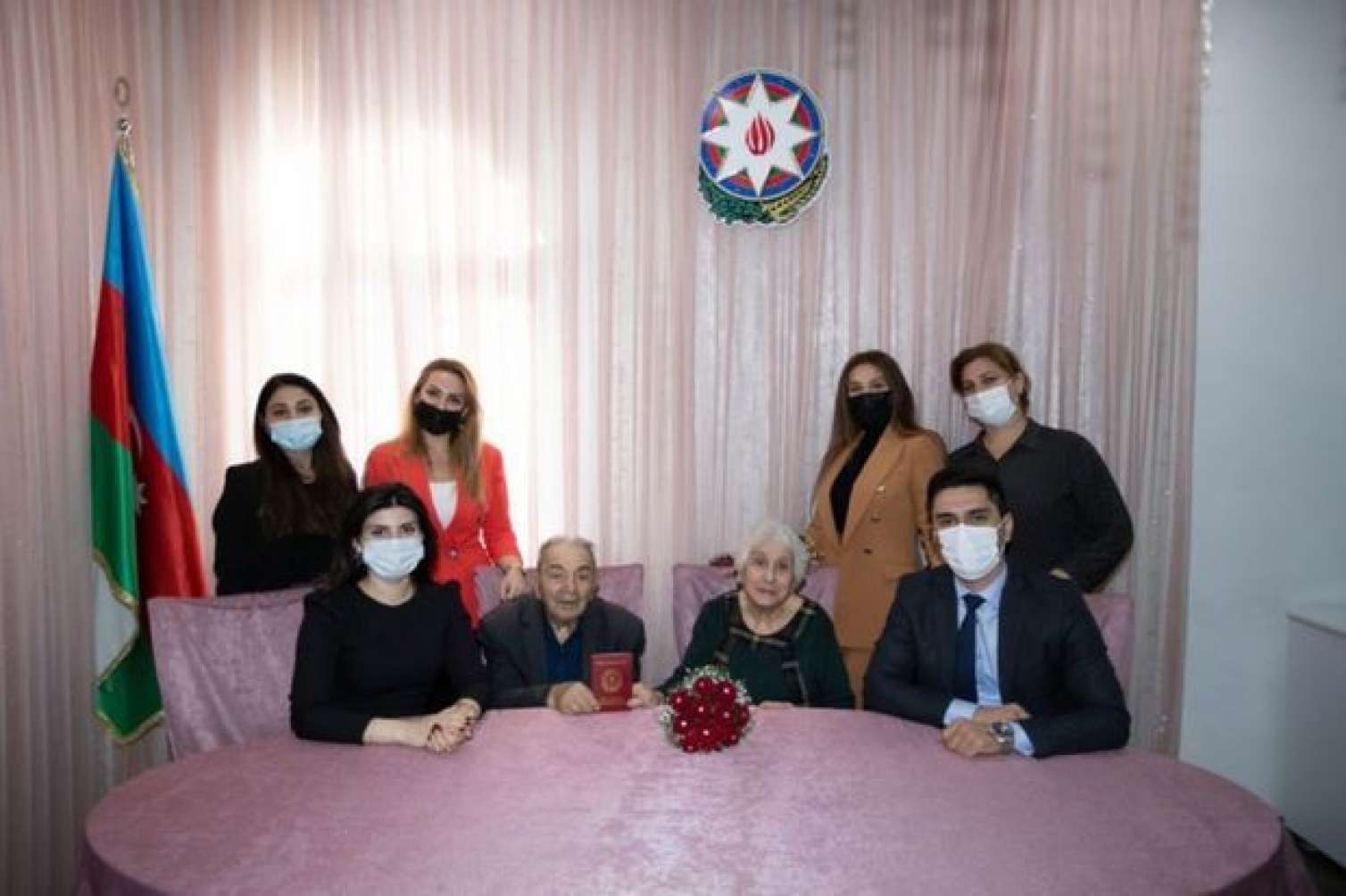 Bakıda 87 yaşlı kişi və 78 yaşlı qadın evləndi - FOTO 