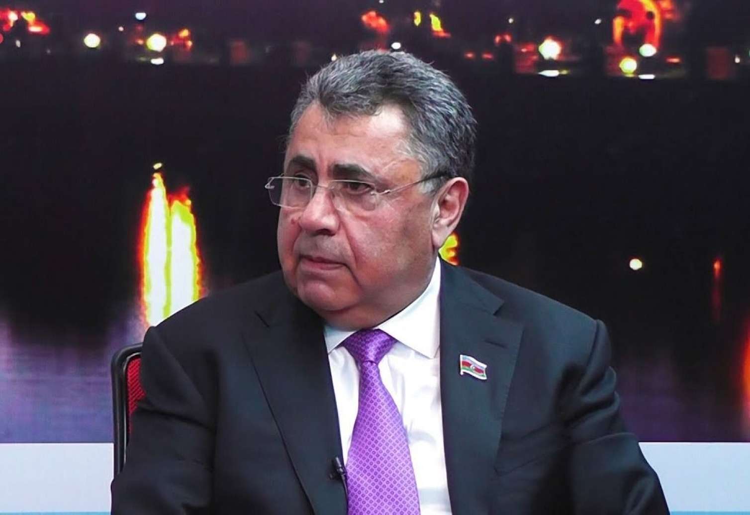 Şeyxin qardaşının hay-küylü statusu: onun "Facebook"unu kim işlədir? -  VİDEO