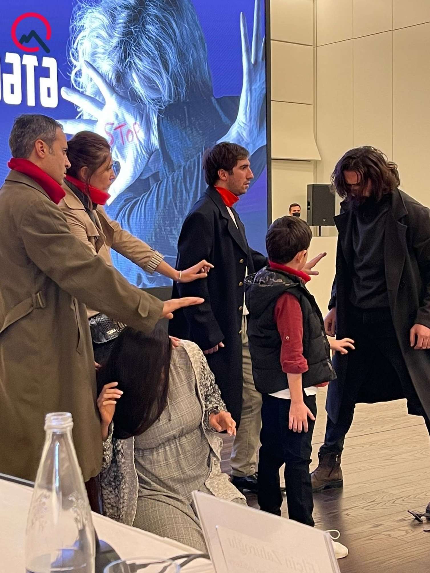 "Qadına şiddətə son" adlı dəyirmi masa keçirildi -  FOTOLAR