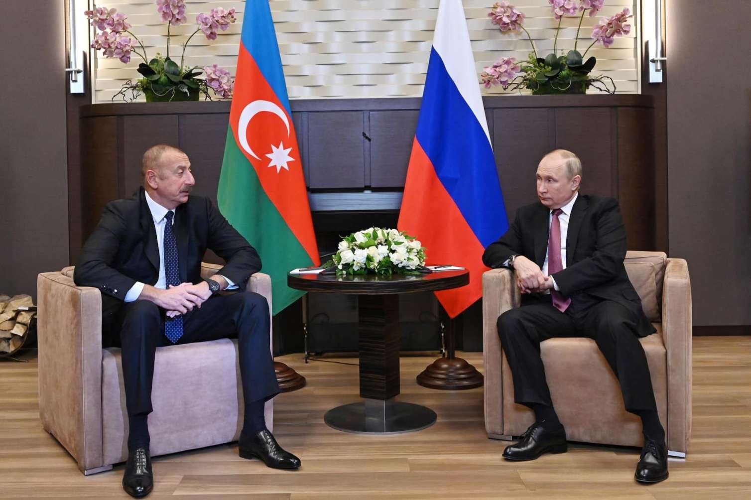 Əliyev və Putin arasında görüş keçirildi -  FOTO - VİDEO - YENİLƏNİB