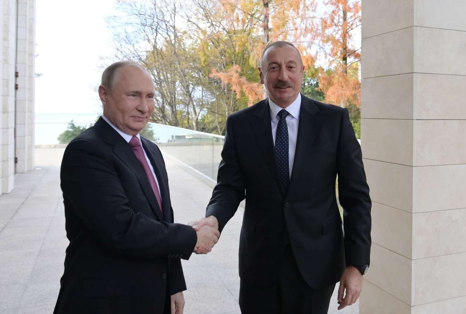 Əliyev və Putin arasında görüş keçirildi -  FOTO - VİDEO - YENİLƏNİB