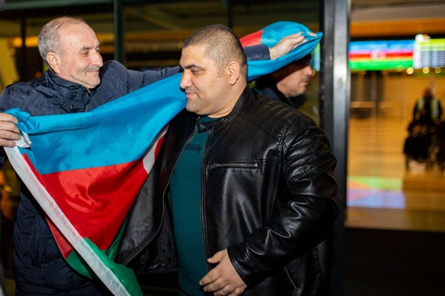 Daha 5 qazimiz sağalaraq Vətənə qayıtdı -  FOTO