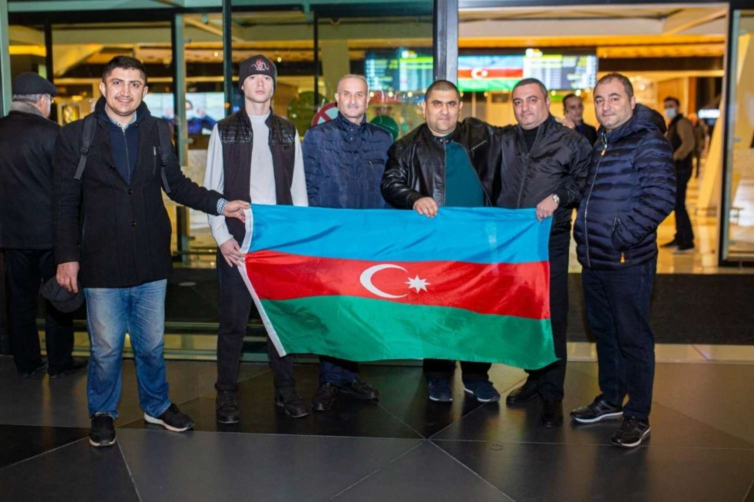 Daha 5 qazimiz sağalaraq Vətənə qayıtdı -  FOTO