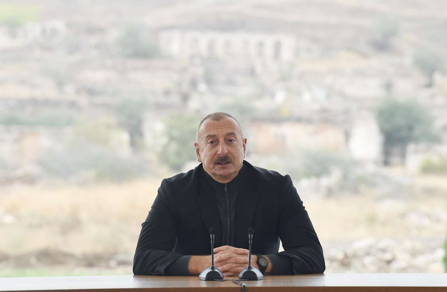 "Dünən müdafiə nazirinə komanda verdim ki, atəş dayandırılsın" -  Prezident