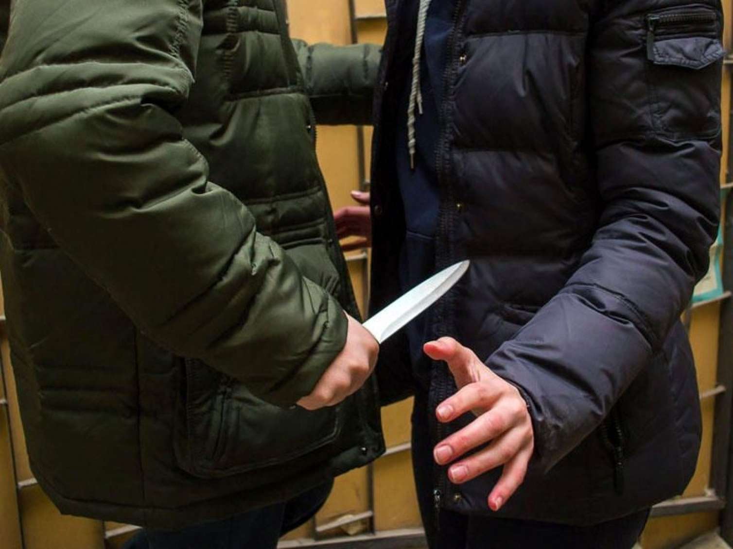 Azərbaycanda nazirlik işçisinə 14 bıçaq zərbəsi vuruldu 