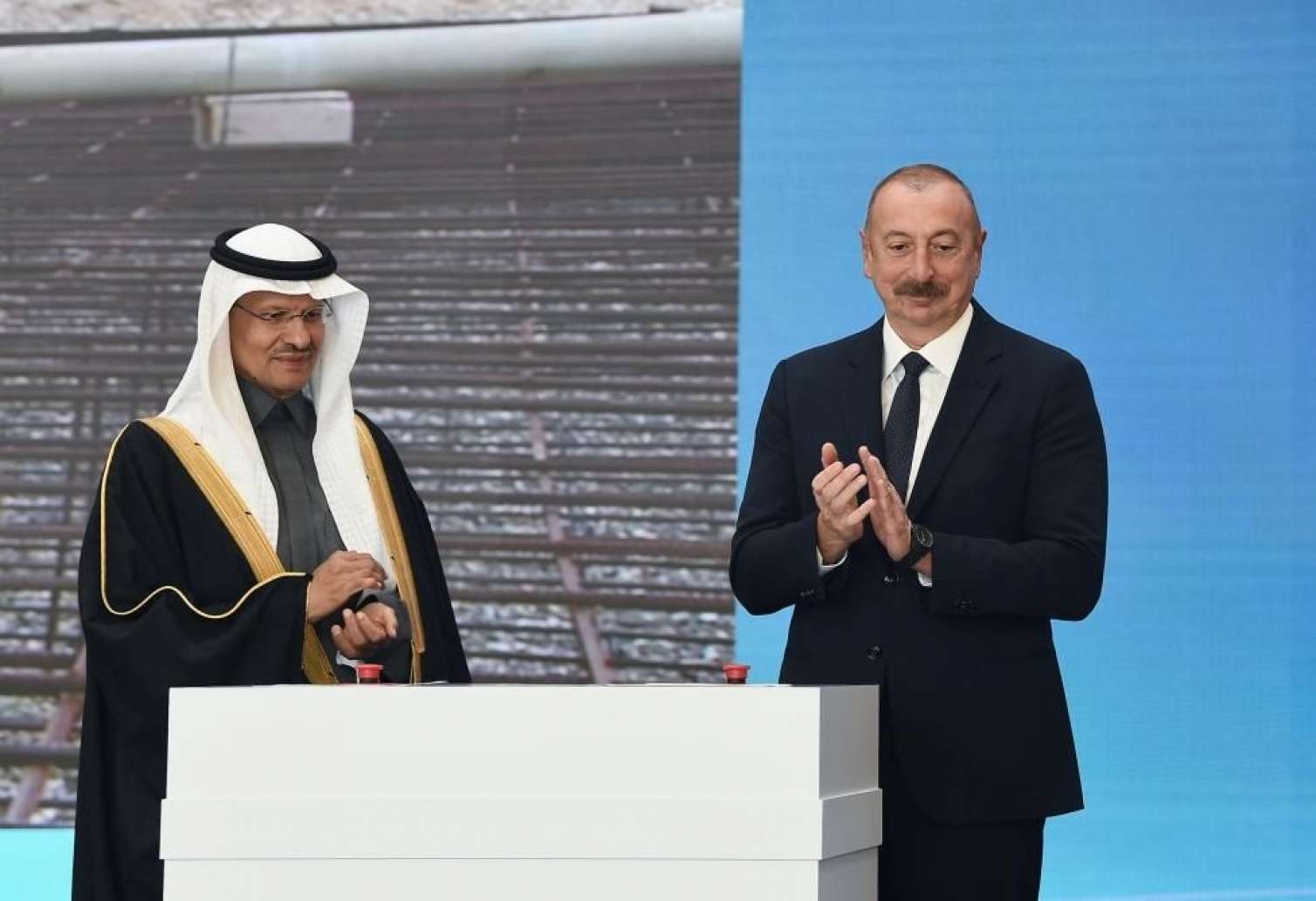 Prezident "Xızı-Abşeron" Külək Elektrik Stansiyasının təməlini qoydu -  YENİLƏNİB - FOTO