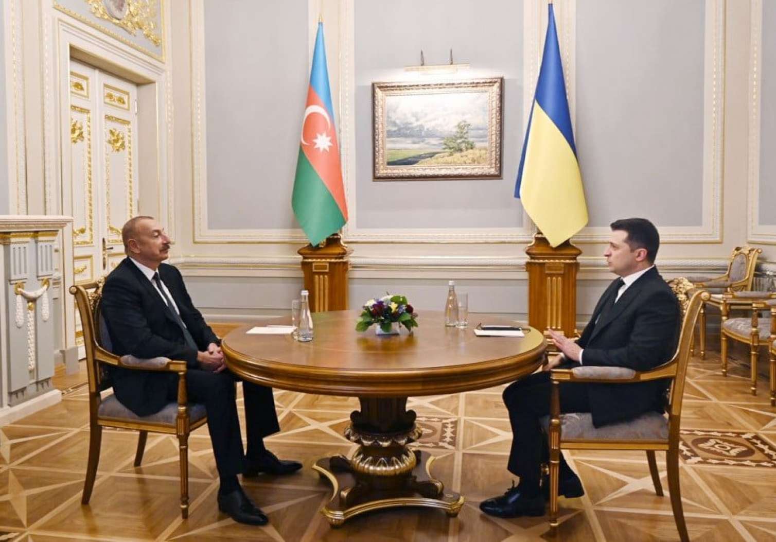 İlham Əliyev Zelenskini Azərbaycana səfərə dəvət etdi  