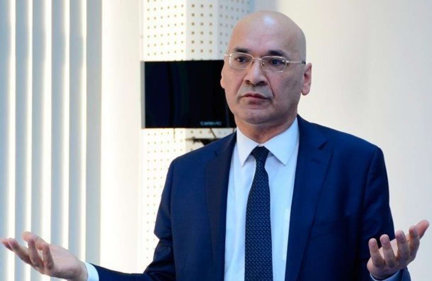 AZAL bərbad gündədir, təcili ciddi addımlar atılmalıdır - Osman Gündüz  