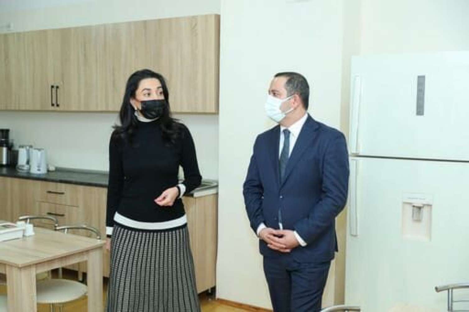 Ombudsman baxımsız qalan uşaqlarla görüşdü -  FOTOLAR