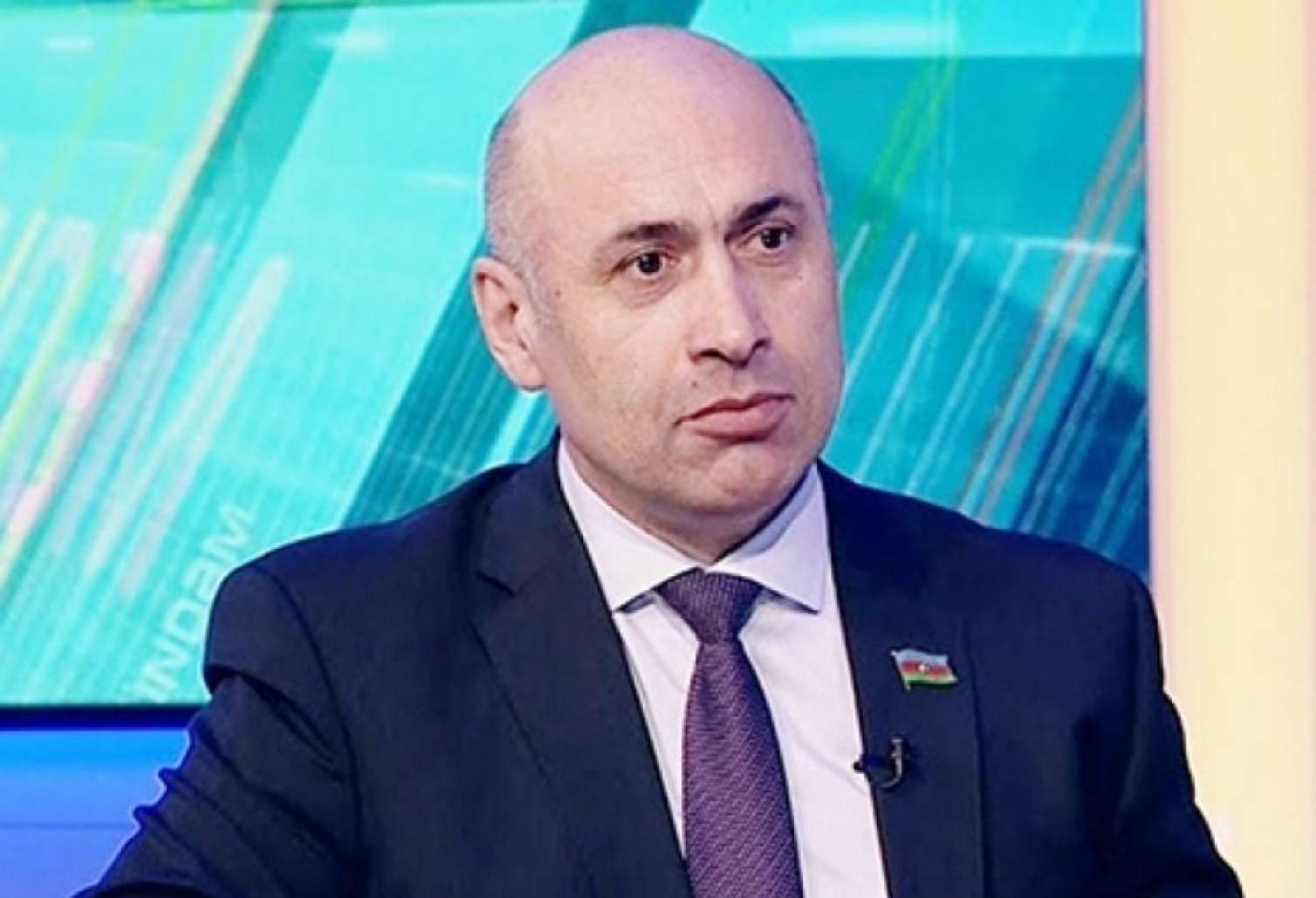 Deport edilən deputat Moskvaya kimlərlə gedib? 