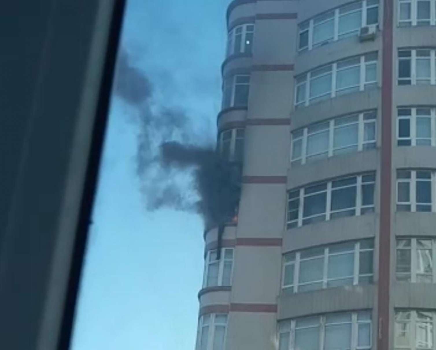 Bakıda “Life Center”də yanğın -  VİDEO