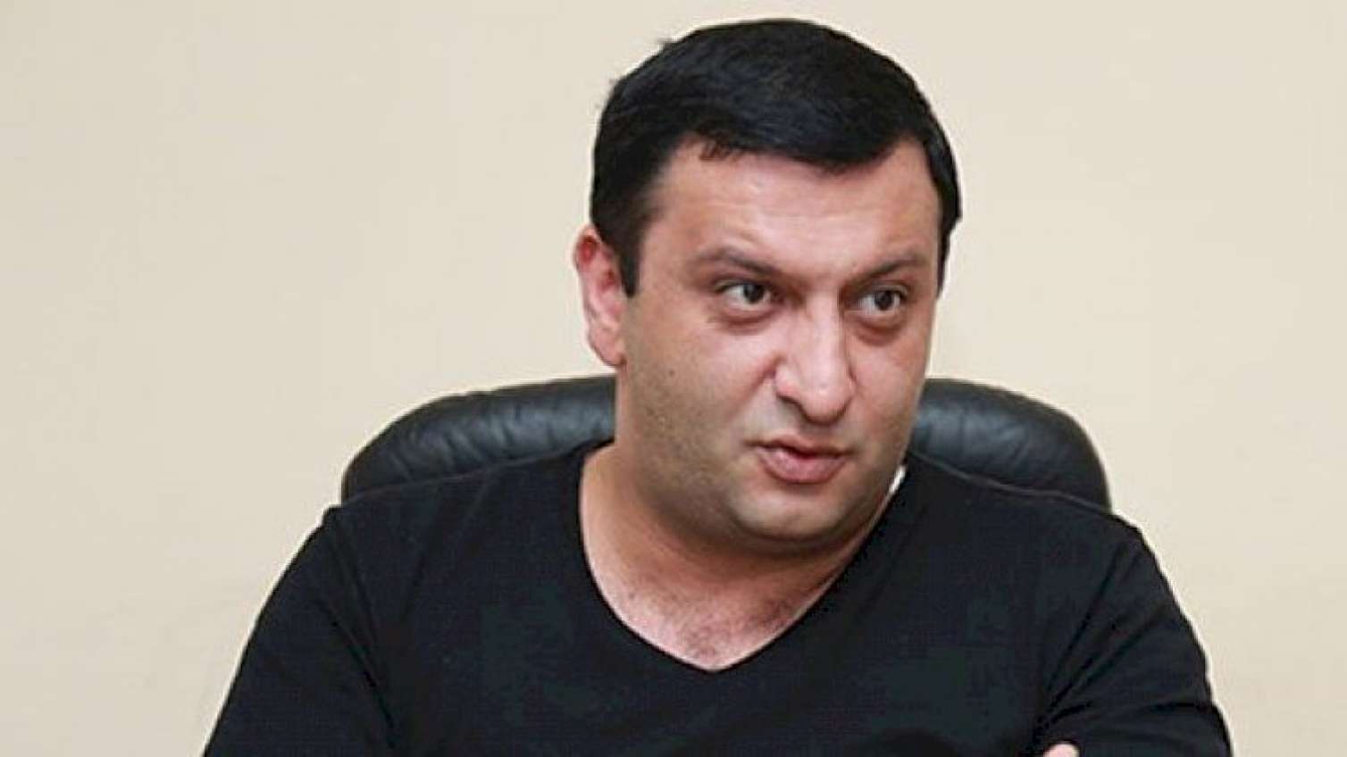 “Qələt edirlər, qeyrətləri varsa..." -  Müşviq Abbasovdan tənqidlərə cavab