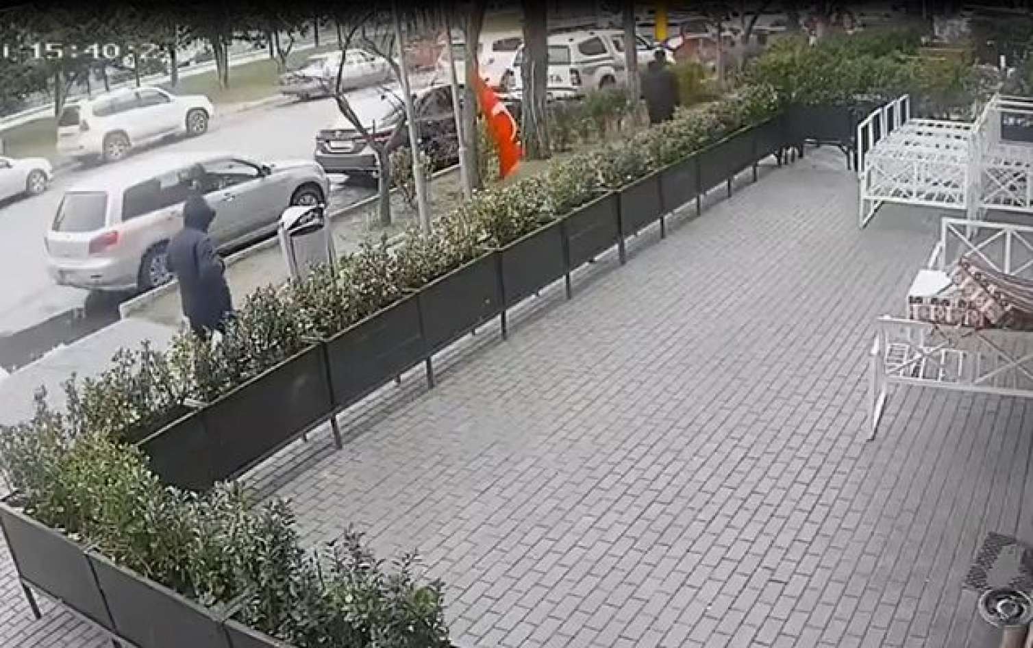 Polis Bakıda Türkiyə bayrağının ipini kəsən şəxslə bağlı araşdırma aparır -  VİDEO