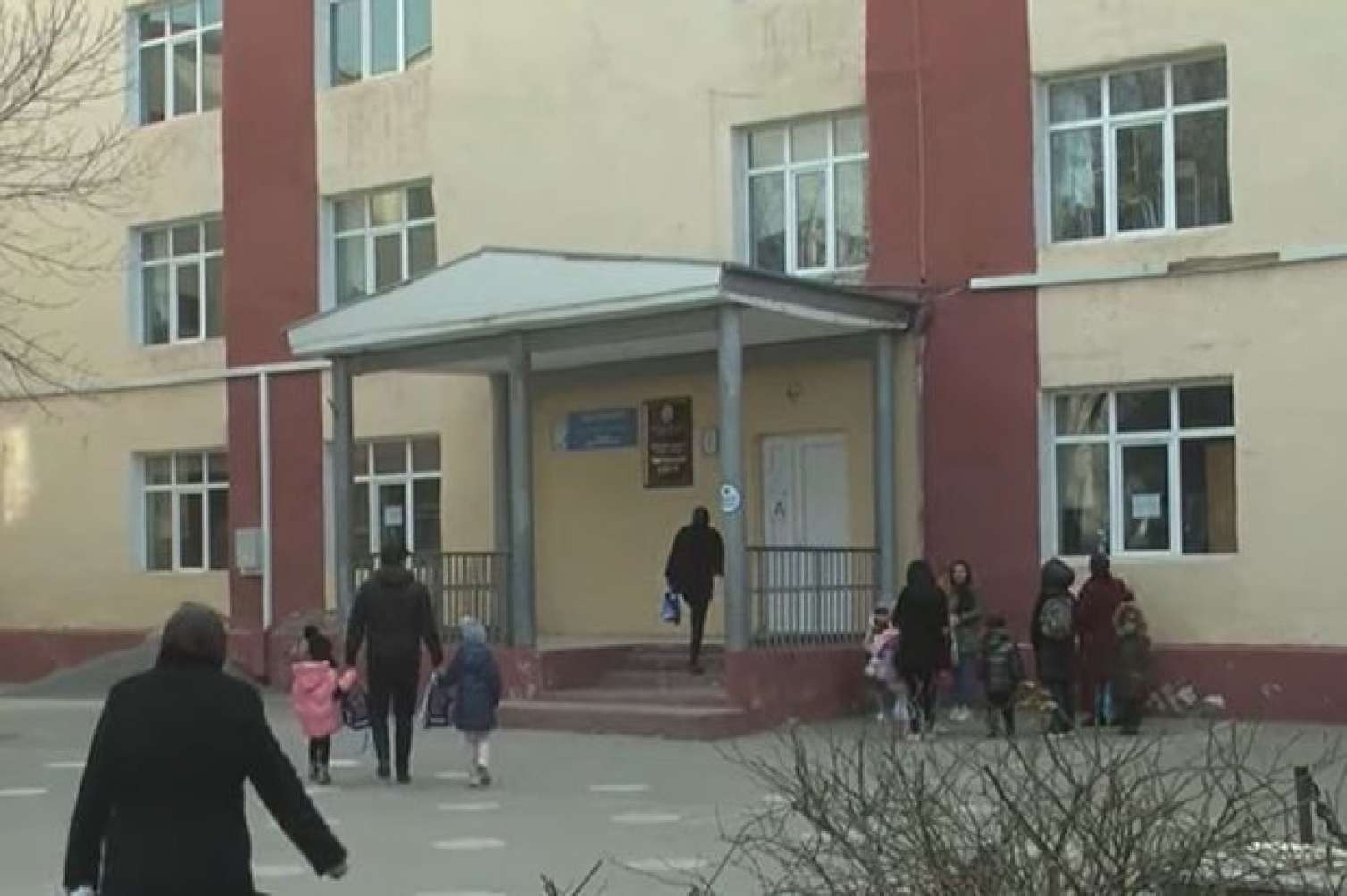 3-cü sinif şagirdləri məktəbdən imtina etdi - Səbəb nədir? -  VİDEO