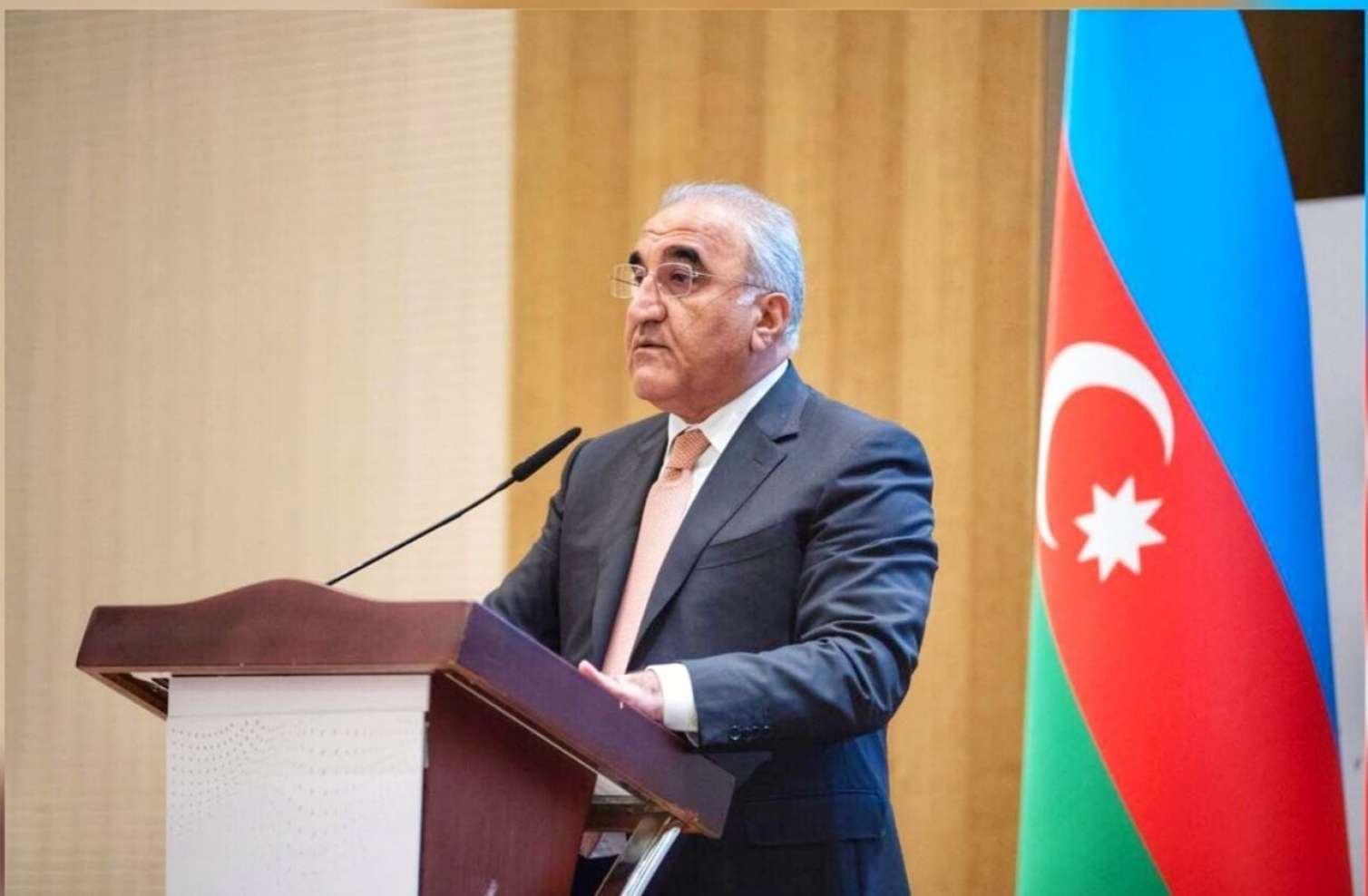 “Onların yeni bitirmiş məzunları işəgötürmək kimi bir öhdəlikləri yoxdur" - Rektor 
