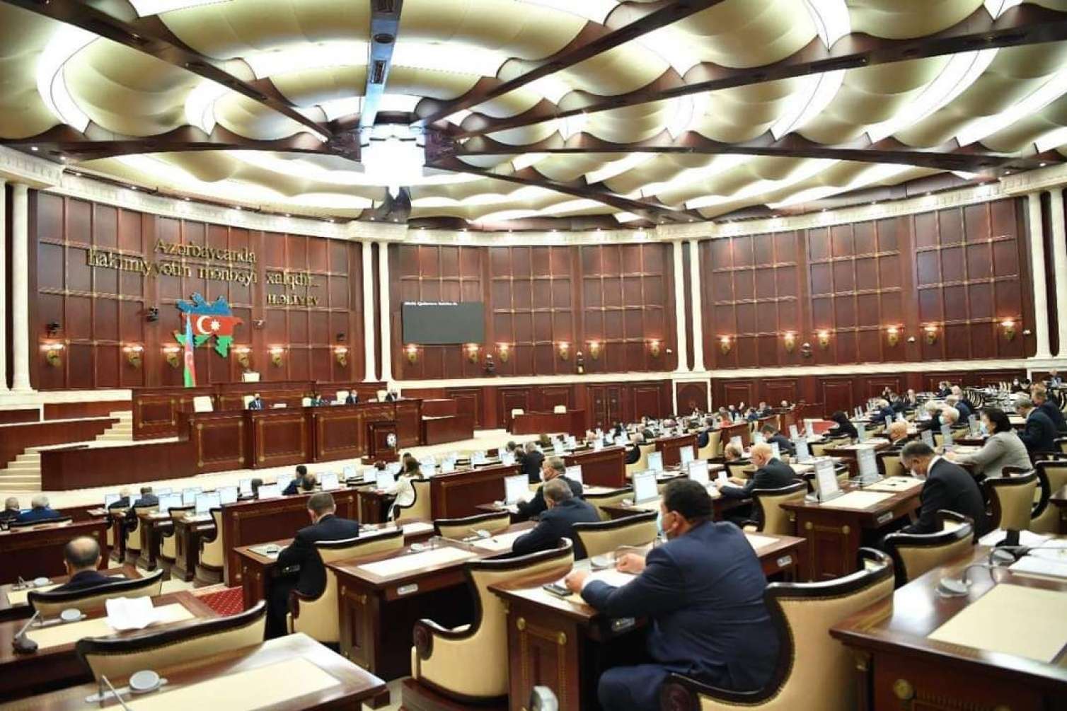 Deputatların yeni telefon nömrələri - SİYAHI - FOTO 