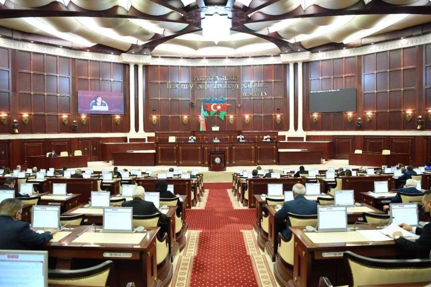 Ziyalılar parlamentdə bir araya gəldi - Mühüm müzakirə 