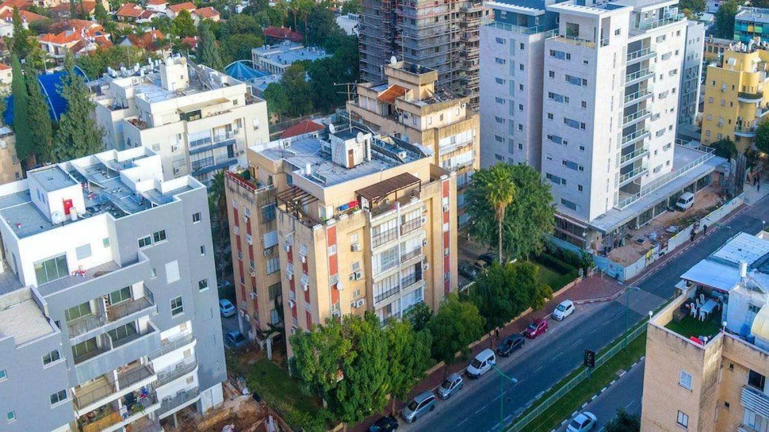 Bakıda evlərin sürətlə bahalaşmasının ilginc səbəbi - Komitə və monopoliya...  