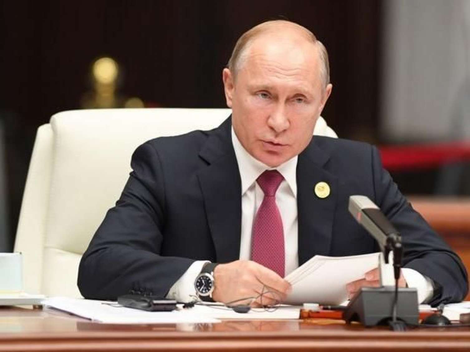 Putin Marsla bağlı suala mahnı ilə cavab verdi 